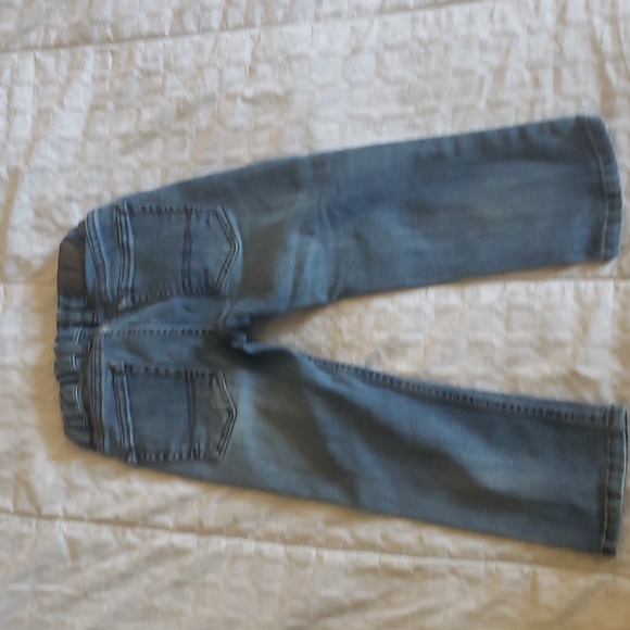 5 pair of 3T Jeans - Picture 10 of 13
